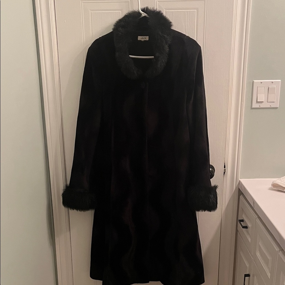 Elegant Black Faux Fur Trim Coat